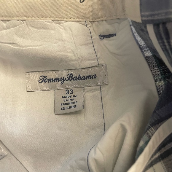Tommy Bahama men’s shorts. Waist size 33” Multi Colored Pattern. - Picture 6 of 9